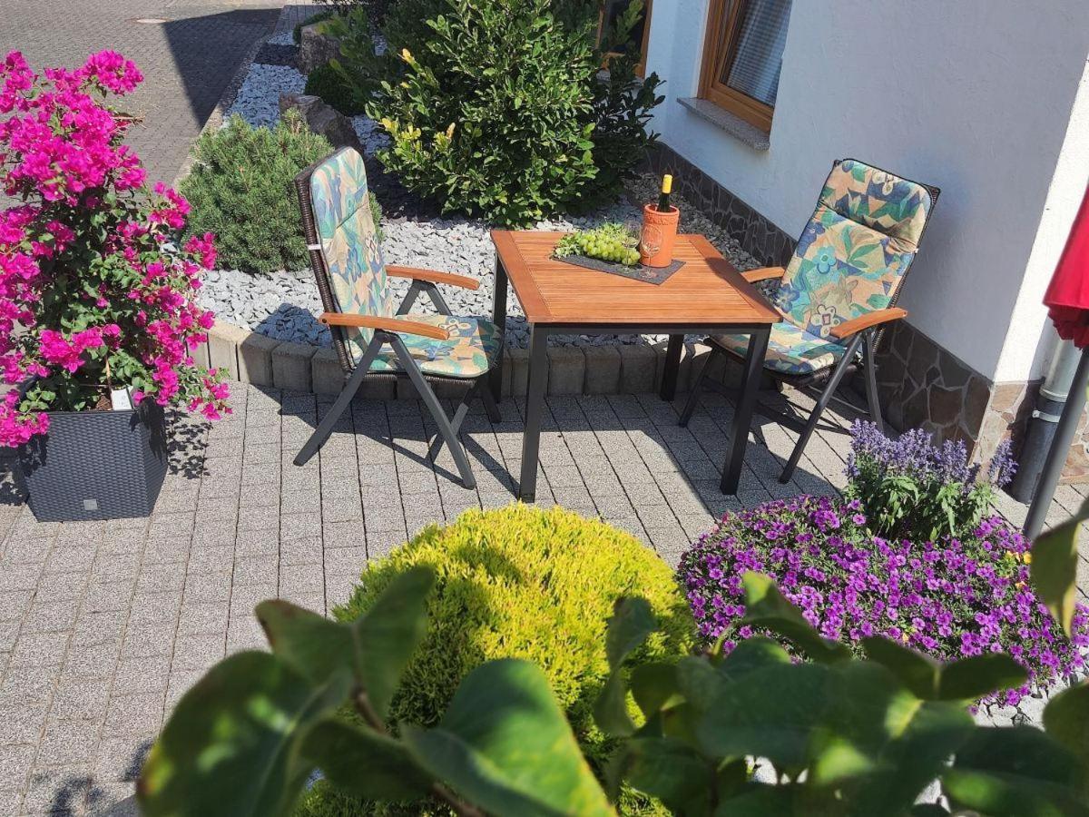 Ferienwohnung Moselzeit Alken Esterno foto